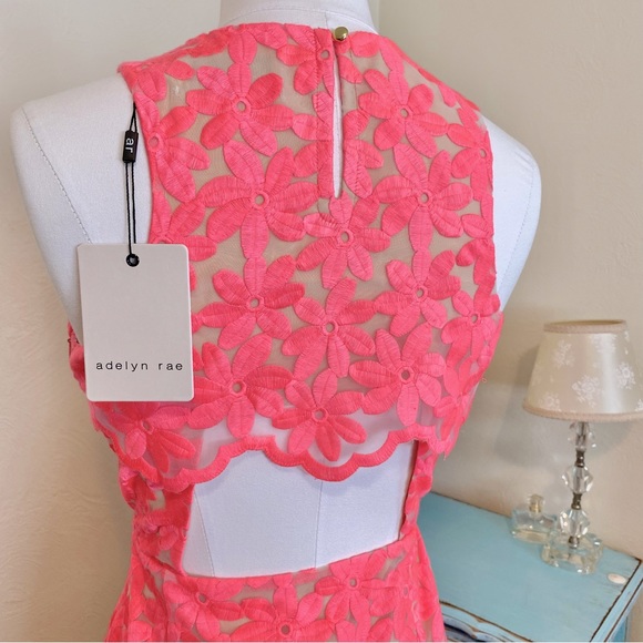 NWT Adelyn Rae Mila Fitted Mini Shift Dress Lace Cut Out Back Barbie Pink - Picture 3 of 5